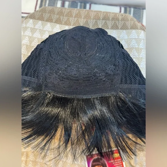 AMINA|1 JETBLACK|Sleek Black Bob Wig - Picture 9 of 12